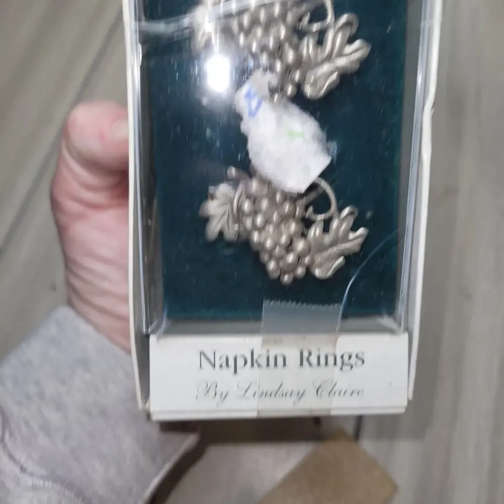 Vtg Pewter 3D Grape Napkin Rings New In Box Lindsey Claire Fruit Dining Table